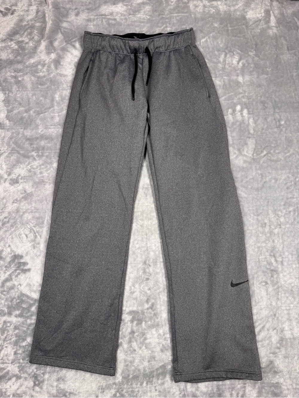 Nike Women’s Light Gray Fleece-Lined SweatPants